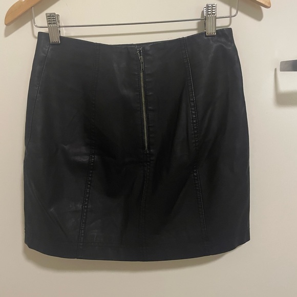 Free People - NWOT Vegan Leather Skirt - Picture 5 of 7